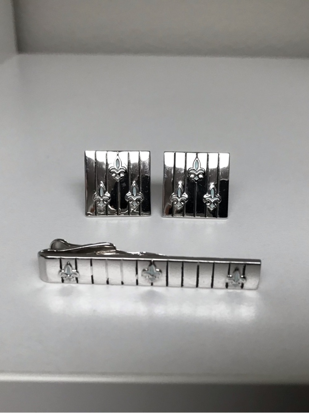 SWANK Silver Fleur-de-Lis Cufflinks and Tie Bar Set